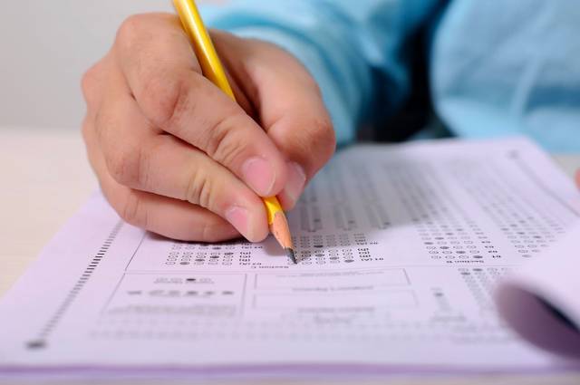 
Выбор сложности и онлайн-допуск: как изменятся итоговые экзамены в школе с 1 сентября 2023 года                