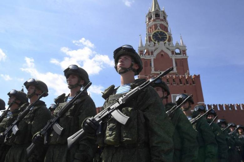 
Поздравления с Днем создания Вооруженных сил РФ в стихах и прозе 7 мая 2023 года                