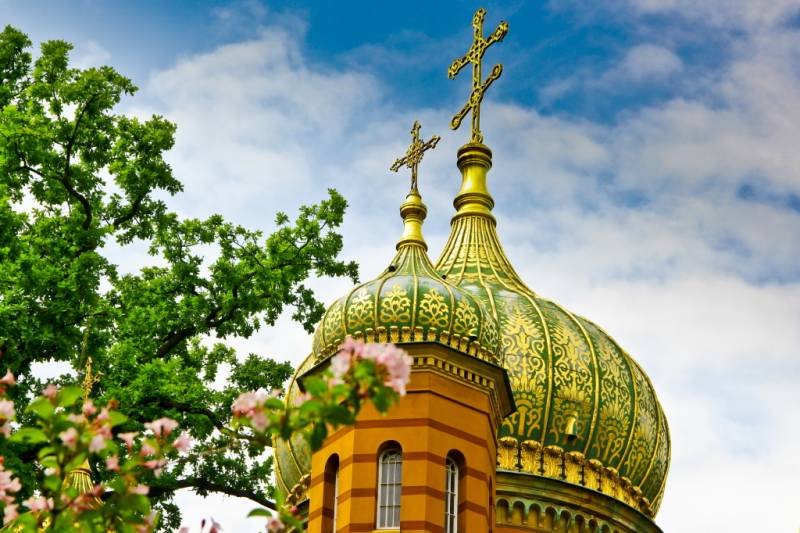
Церковные расценки: сколько стоят обряды в московских храмах                