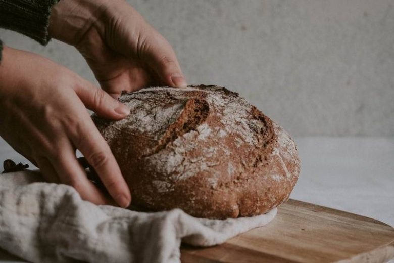 
Почему частое желание есть хлеб может быть признаком дефицита важных витаминов                
