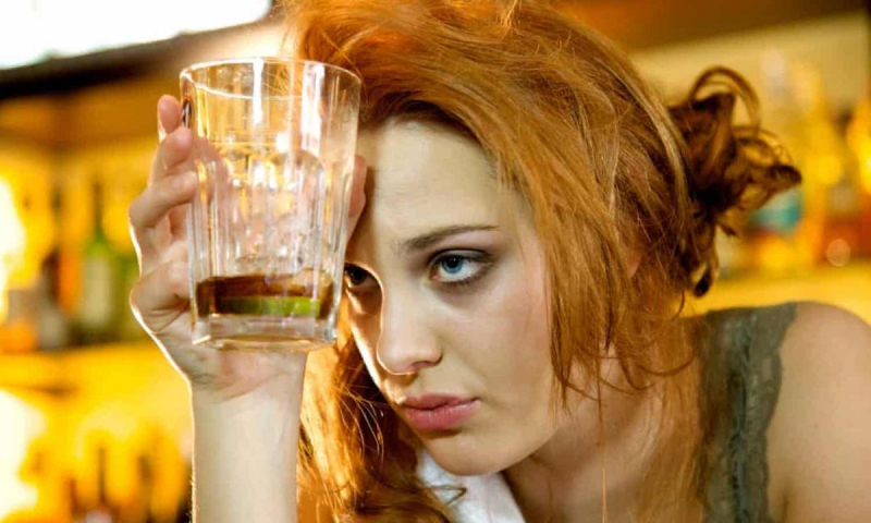 
Нельзя пить никому: топ самых опасных алкогольных напитков                