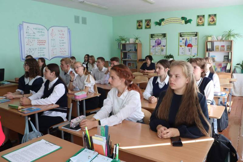 
Кадровый голод: почему российским школам не хватает учителей                