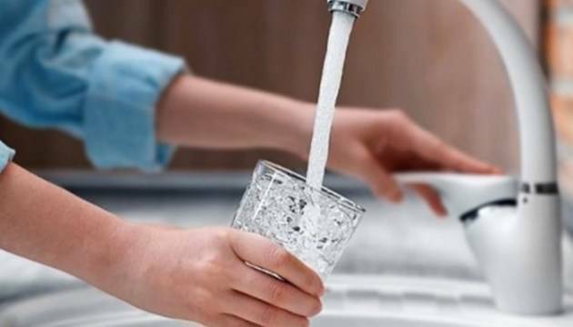 
Опасно для здоровья: какое количество питьевой воды может оказаться роковым                
