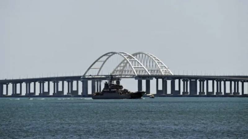 
Что делать при сигнале тревоги на Крымском мосту: правила поведения                