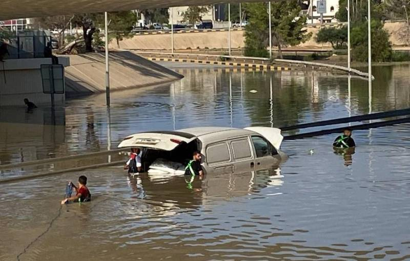 
Трагедия в Ливии: наводнение унесло жизни тысяч людей                