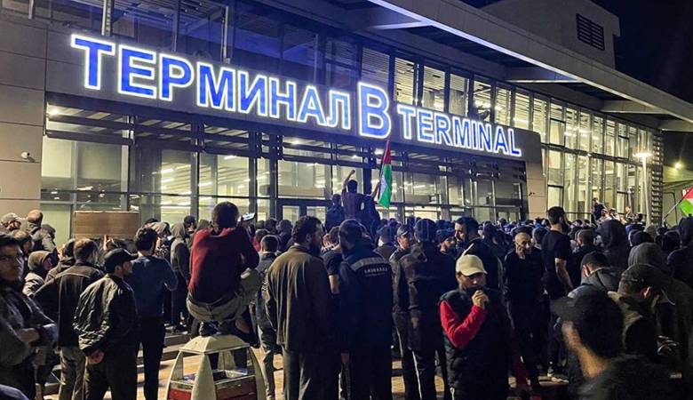 
Беспорядки в аэропорту Махачкалы — попытка Запада расколоть российское общество?                