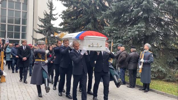 
Скорбим о потере: олимпийская чемпионка Анфиса Резцова похоронена на Троекуровском кладбище                