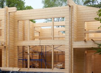 Клееный брус: современный экологичный материл для строительства домов