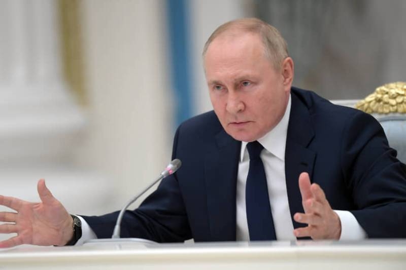 
Путин в опасности: тревожное предсказание Нострадамуса на 2024 год                
