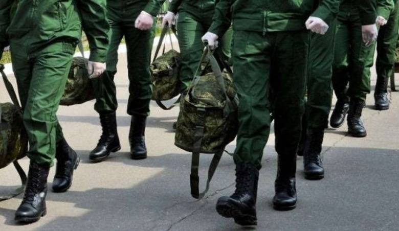 
Военные сборы в России: граждане запаса на службе готовности                