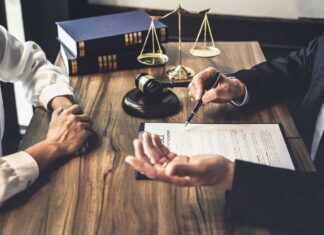 Когда стоит обратиться к адвокату по семейным делам?