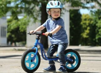 Как выбрать беговел для ребёнка: полное руководство для родителей