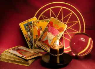 Гадание на Таро в интернете: плюсы и минусы